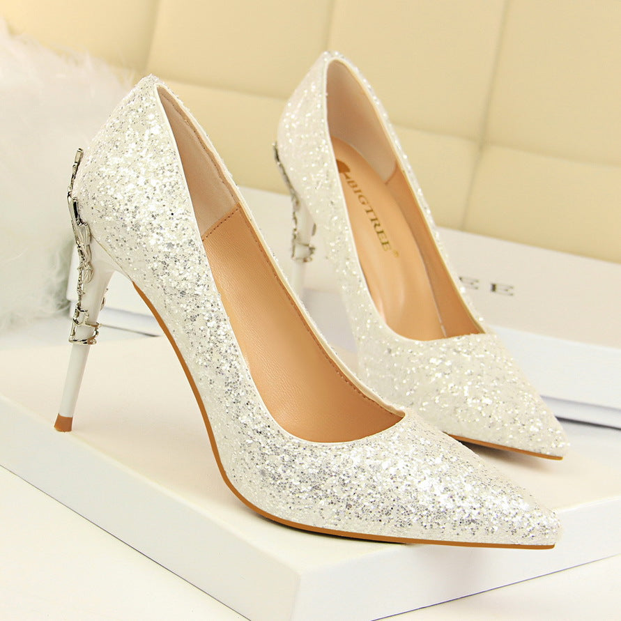 Pointed sequined high heels