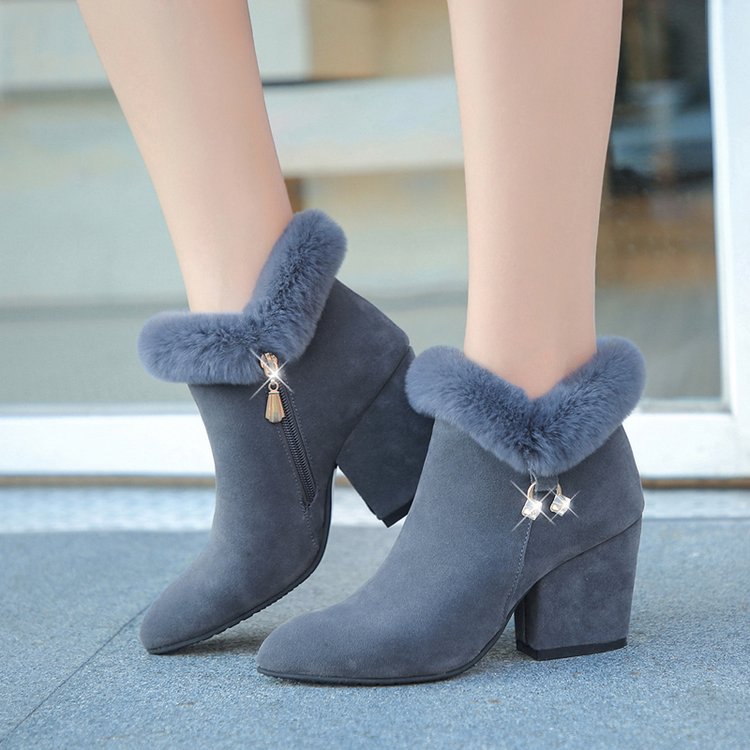 Fashion rabbit fur high heels